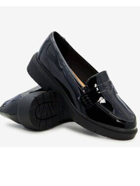 NWB Clarks Women's Westlynn Ayla Wide Width Loafer (8.5W)